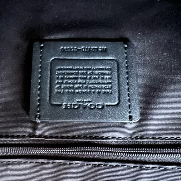 Brand new leather Coach tote bag with crossbody long handle - Picture 13 of 17